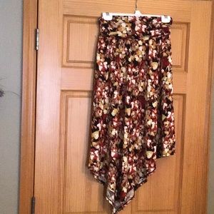 Pretty Asymmetrical print skirt s/m
